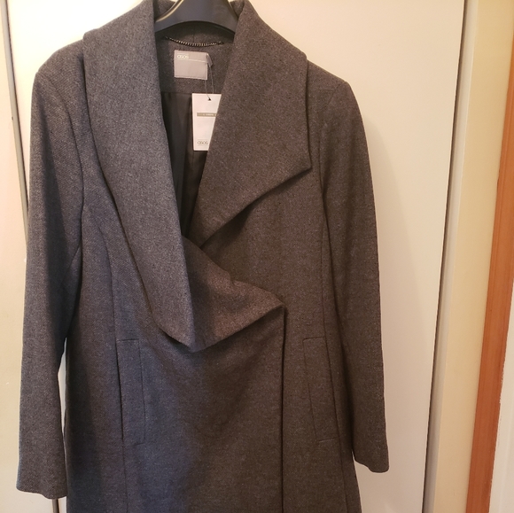 Coat - Picture 2 of 3